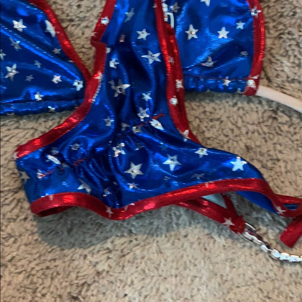 Competition Bikini - Picture 2 of 7